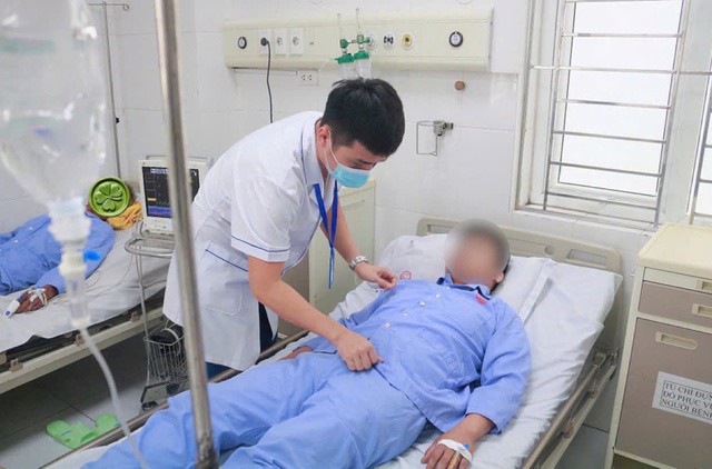 Bệnh nhân bị sốc phản vệ nghi dị ứng do ăn co ve sầu. Ảnh: BVCC