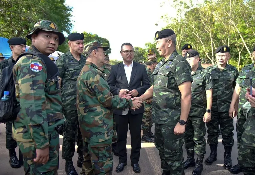 Quân đội Thái Lan, Campuchia gặp nhau hôm 29-5 sau vụ nổ súng tại biên giới tranh chấp. Ảnh: THAI ENQUIRER/X