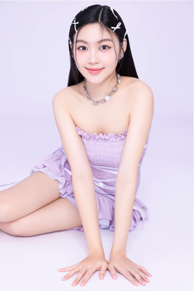 Lọ Lem khoe dáng đồng hồ cát - 10