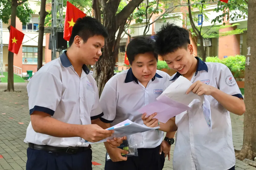 Đề tiếng Anh thi lớp 10 dễ, thí sinh tự tin lấy điểm 7,8 - 5