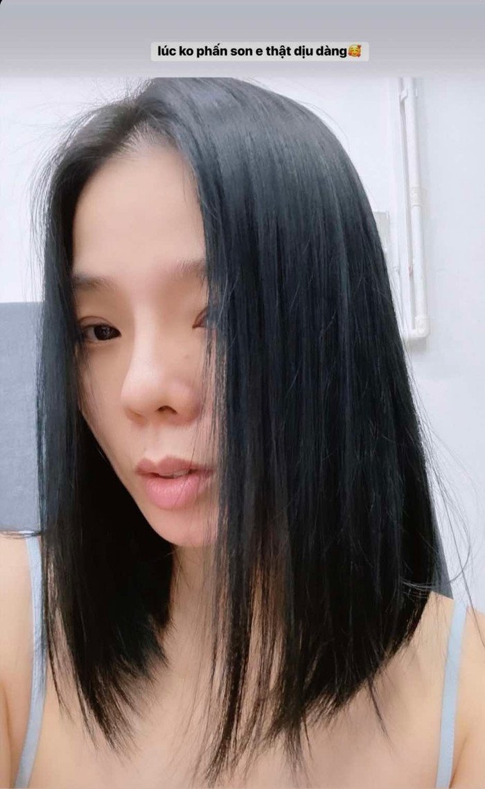 Ngỡ ngàng mặt mộc của Lệ Quyên ở độ tuổi U50 - 1