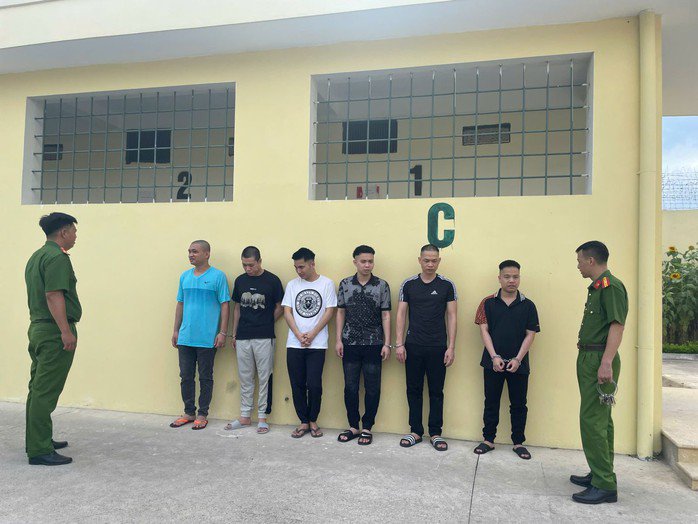 Các đối tượng tại cơ quan công an