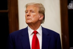 Ông Trump tức giận vì Ukraine tấn công máy bay chiến lược Nga, có thể dừng hỗ trợ Kiev?
