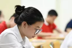 Quay cuồng thi vào lớp 10, thi như  ' cưới chạy ' 
