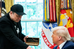 Toàn cảnh cuộc đấu khẩu gay gắt Trump-Musk