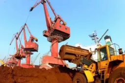 Ngành quan trọng của thế giới chao đảo khi Trung Quốc dùng 'át chủ bài'