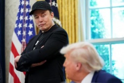 Elon Musk mất 150 tỷ USD sau khi khẩu chiến gay gắt với ông Trump