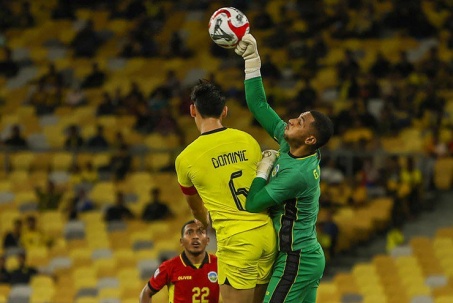 Video bóng đá Malaysia - Timor Leste: Cuộc rượt đuổi bất ngờ (AFF Cup)
