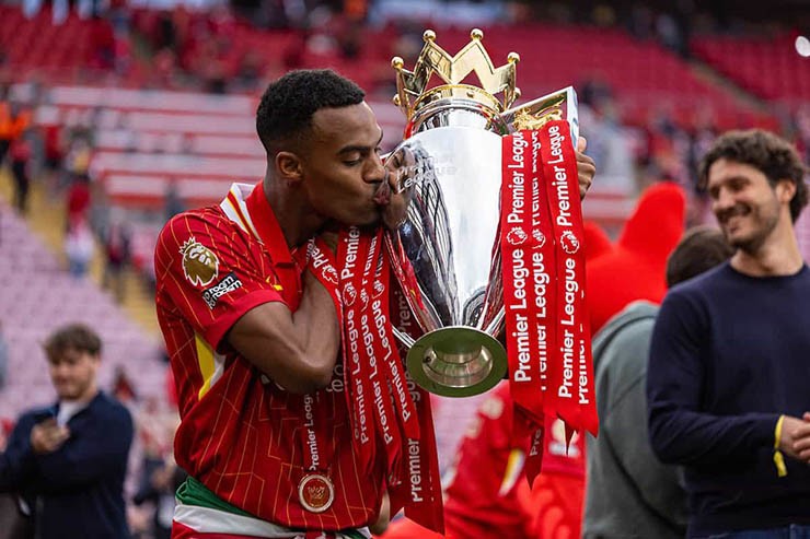 Gravenberch là cầu thủ Liverpool hiếm hoi lọt top 10 sao đắt giá nhất Ngoại hạng Anh, theo định giá của CIES