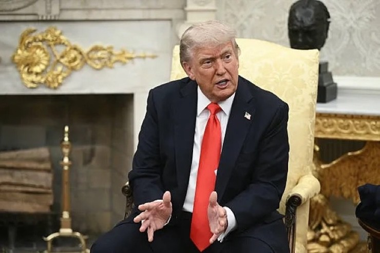 Ông Trump trả lời câu hỏi của phóng viên trong cuộc gặp Thủ tướng Đức Friedrich Merz ở Nhà Trắng vào ngày 5/6/2025. Ảnh: AFP.