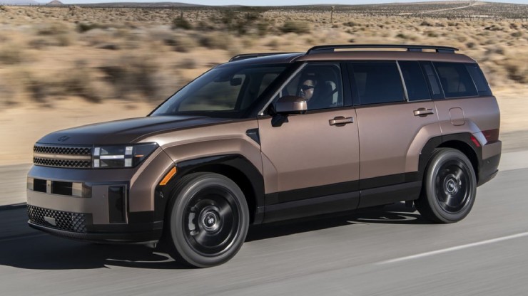 Santa Fe, CX-8: Xe 7 chỗ, mua vì tiện ích hay… giữ thể diện? - 15