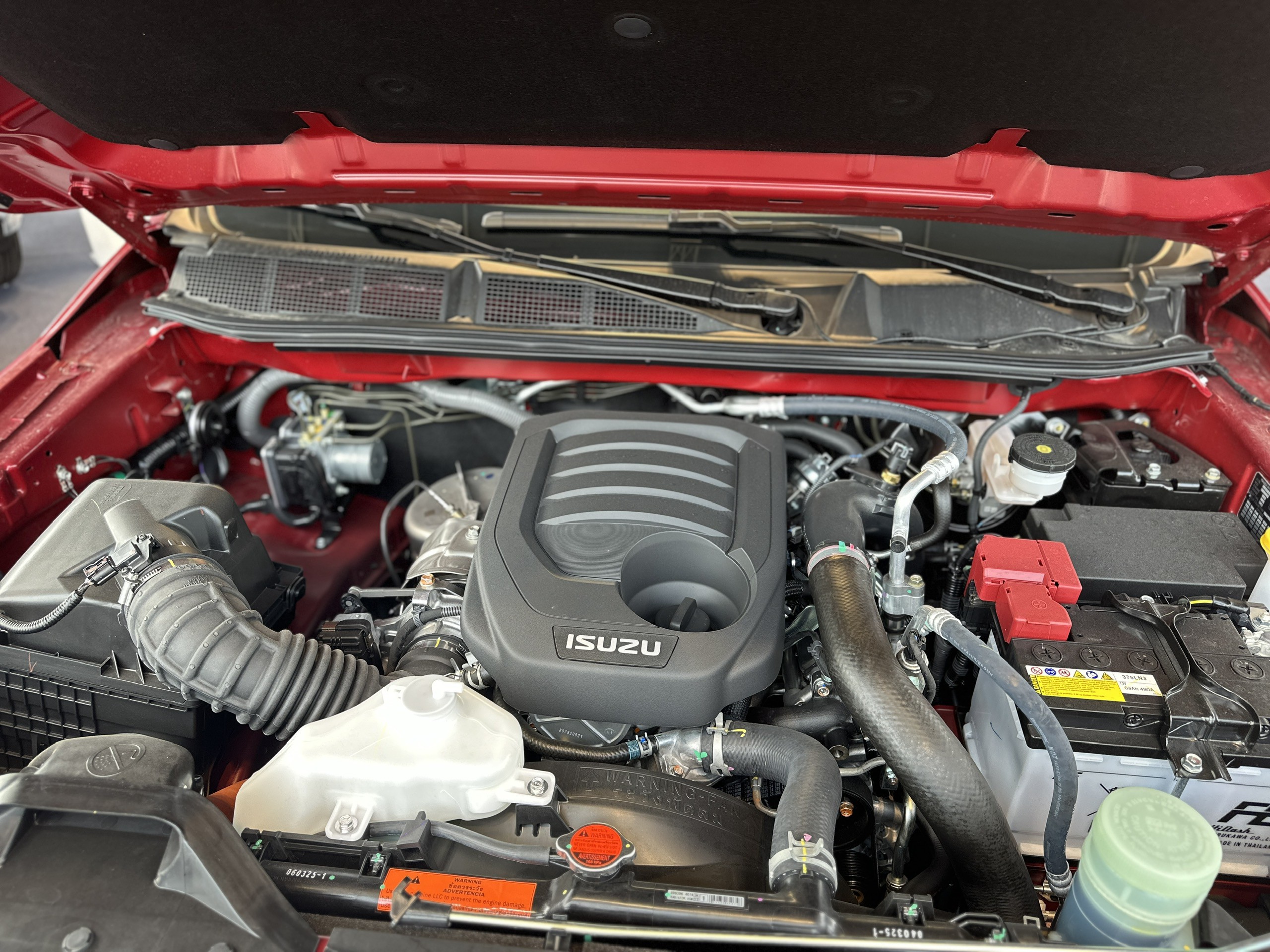 Isuzu Mu-X mới ra mắt tại Việt Nam, động cơ cũ và giá bán mới - 11