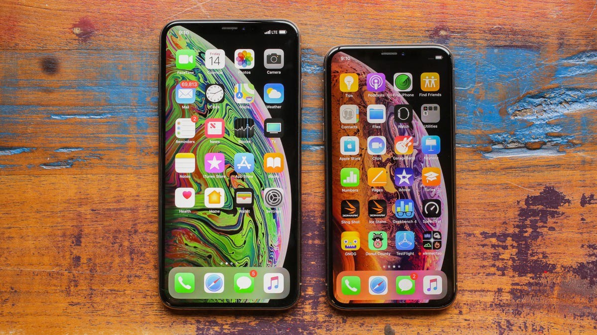 iPhone XS Max trang bị màn hình Super Retina OLED.