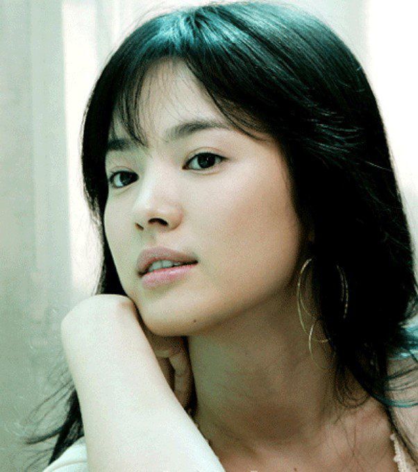 Song Hye Kyo tuổi đôi mươi giản dị, đẹp mộc đến nao lòng - 3