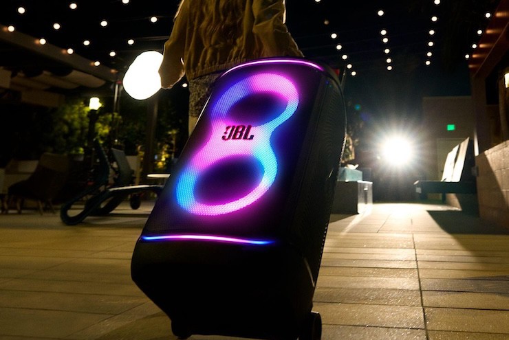 JBL tung loa tiệc tùng PartyBox 520 với pin "trâu" chưa từng có, thay thế được