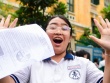 Nữ sinh thi lớp 10 ở TPHCM hô vang 'con được 10 điểm'