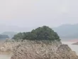 Hồ thủy điện Hòa Bình cạn bất thường, mực nước xuống thấp kỷ lục