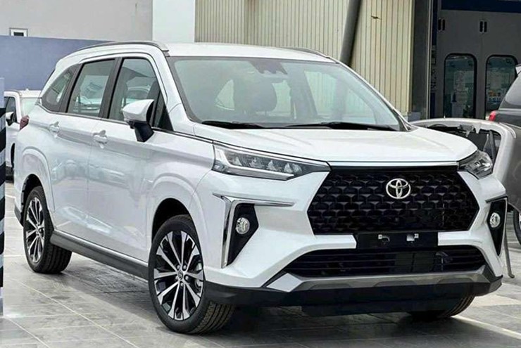 Toyota Veloz Cross được nhiều người dùng dịch vụ lựa chọn.
