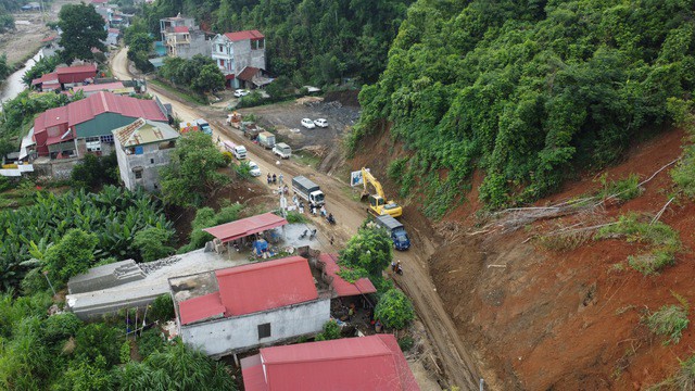 Bắc Kạn: Cận cảnh điểm sạt lở ở Ba Bể tiềm ẩn nguy hiểm, đe dọa tính mạng người dân - 11
