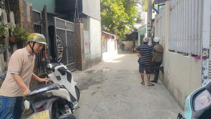 Phong tỏa đường vào khu vực xảy ra sự việc
