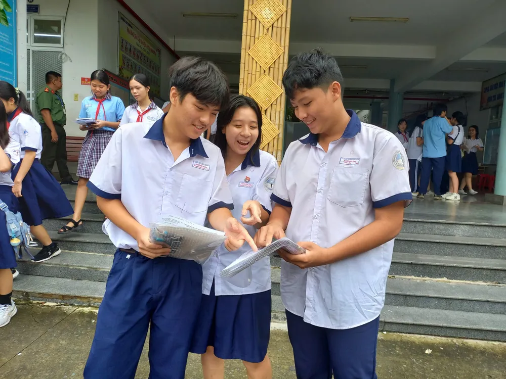 Thi vào lớp 10: Thí sinh hy vọng &#39;đậu nguyện vọng 1 rồi&#39; sau khi kết thúc môn cuối - 5