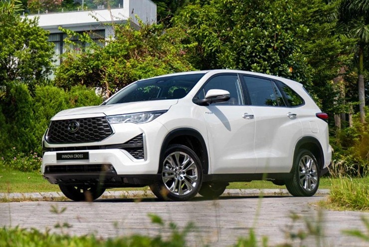Toyota Innova Cross nhận được nhiều sự quan tâm của khách hàng trong tháng đầu quý 2.
