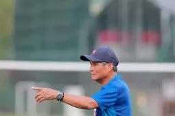 Thanh Nhã chia tay đội tuyển, HLV Mai Đức Chung:  ' Đội tuyển nữ Việt Nam cần nhiều cầu thủ Việt kiều ' 