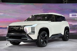 Cận cảnh xe ý tưởng Mitsubishi DST có mặt tại Việt Nam