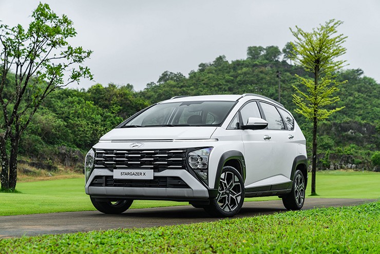 Hyundai Stargazer chốt lại danh sách Top 5 xe bán chạy nhất đầu quý 2.