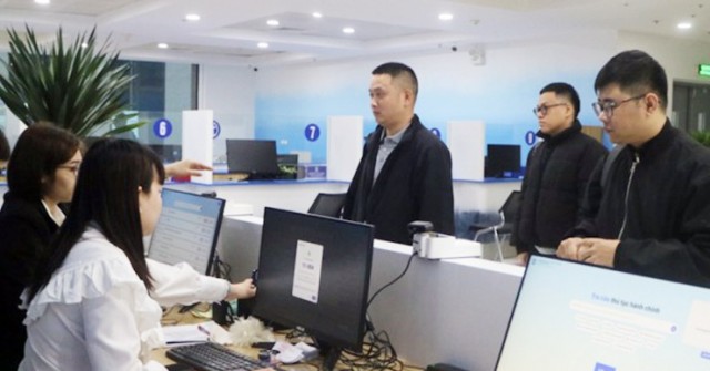 Người dân Hà Nội không phải xếp hàng xin cấp ph...