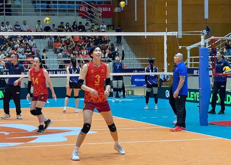 Thanh Thúy chỉ vào sân ở hiệp 2, Việt Nam vẫn thắng dễ Hong Kong (Trung Quốc)&nbsp;