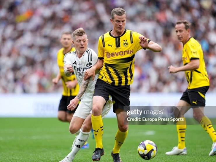 Đội huyền thoại Real Madrid kịch chiến Dortmund: Toni Kroos, Marcelo tỏa sáng Đội huyền thoại Real Madrid kịch chiến Dortmund: Toni Kroos, Marcelo tỏa sáng