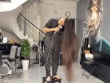 Chàng trai Hải Dương sở hữu mái tóc suôn mềm dài 1,7m, hội chị em nhìn 'đỏ mắt'