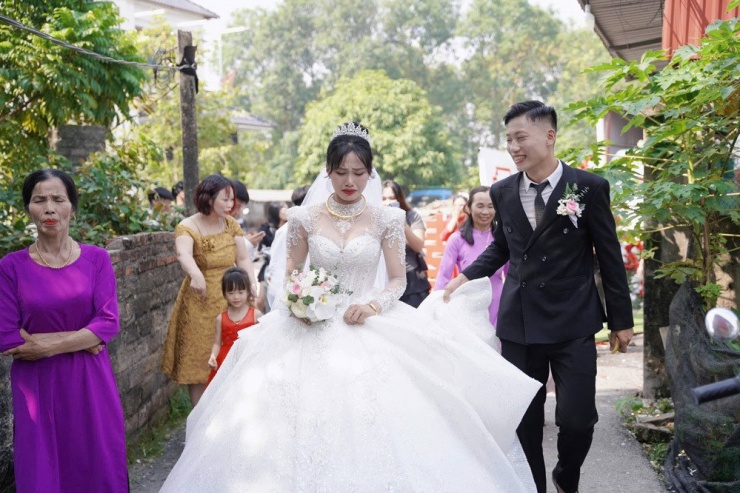 Ngọc Ánh xúc động ngày về nhà chồng&nbsp;