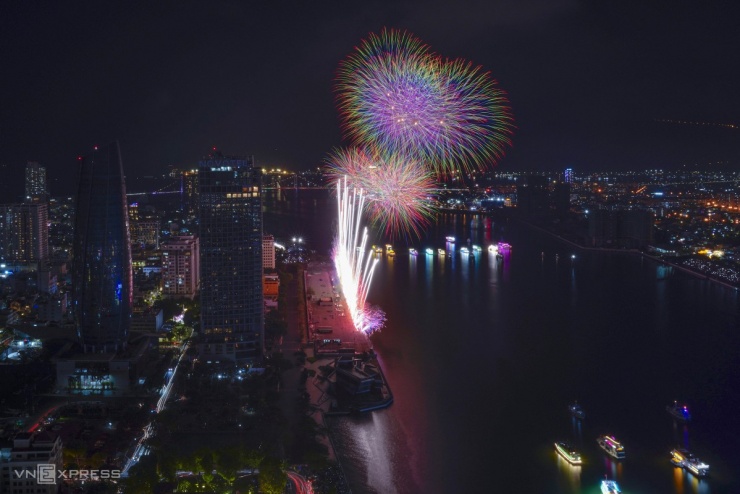 Pháo hoa Bộ Quốc phòng lần đầu tranh tài quốc tế - 1