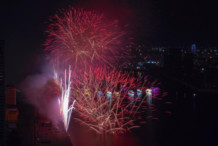 Pháo hoa Bộ Quốc phòng lần đầu tranh tài quốc tế - 16