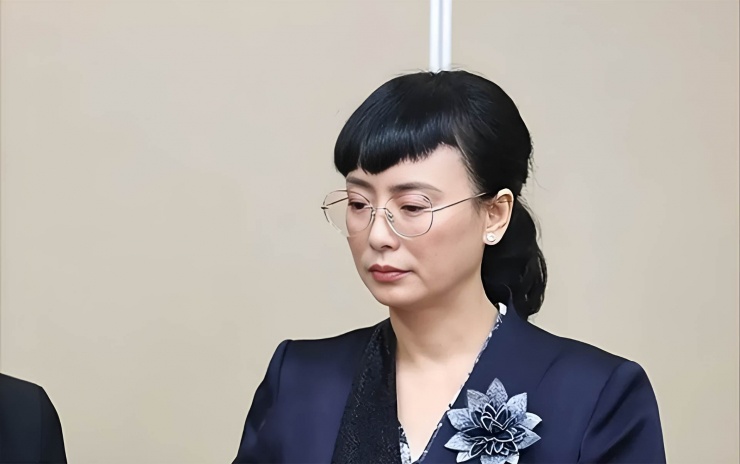 Ba thập kỷ xây dựng cơ nghiệp đưa Vương Cẩn lên hàng ngũ nữ tỷ phú, nhưng ánh hào quang ấy giờ đối mặt với khúc ngoặt nghiệt ngã. Ảnh: Baidu