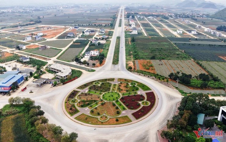 Điểm đầu của đại lộ nằm ở xã Quang Sơn, TP Tam Điệp. Ảnh: T.N