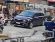 Hà Nội: Xe cộ như ‘làm xiếc’ trên 700m đường chậm tiến độ