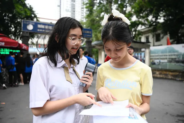 Đề thi, giải đề môn Toán vào lớp 10 ở Hà Nội năm 2025 - 14