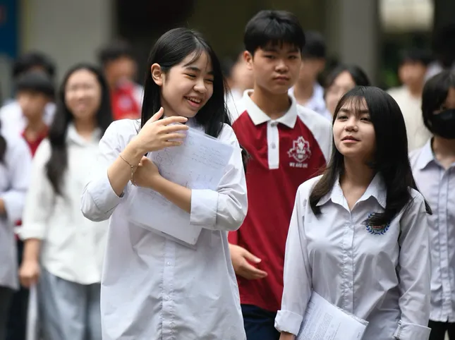 Đề thi, giải đề môn Toán vào lớp 10 ở Hà Nội năm 2025 - 15