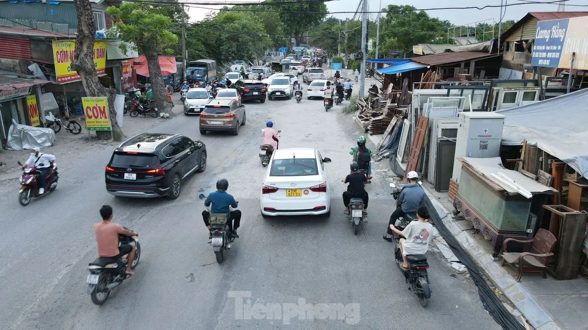 Là tuyến giao thông huyết mạch của Thủ đô, kết nối đảm bảo sự liên thông giữa nhiều khu vực bao gồm Văn Điển, Hà Đông và Nam Từ Liêm, người dân mong muốn dự án sớm được hoàn thành để giảm tải ùn tắc, giúp việc đi lại thuận lợi.