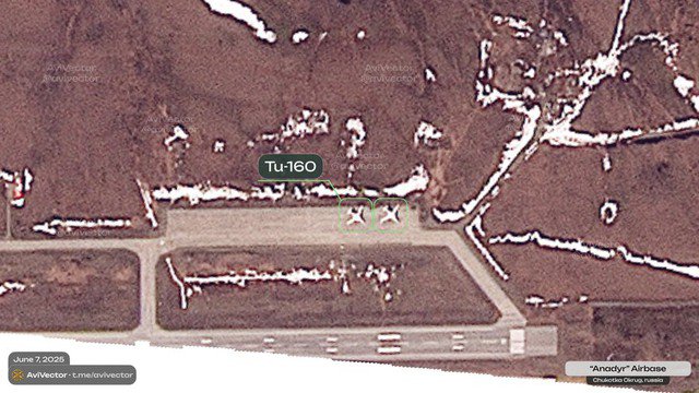 Nga đã di dời hai máy bay ném bom Tu-160 đến Anadyr, cách Ukraine 6.600 km. (Nguồn: X)