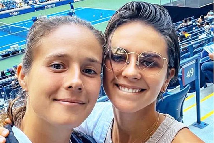 Kasatkina (trái) và Zabiiako