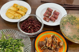 5 thói quen xấu khi ăn cơm cần bỏ ngay
