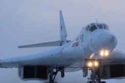 Nga điều máy bay ném bom chiến lược Tu-160 áp sát Mỹ để 'bảo vệ tài sản chiến lược'