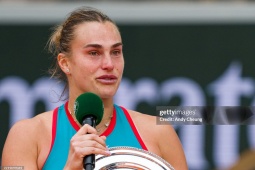 Sabalenka thua chung kết Roland Garros, bị chỉ trích vì thiếu tôn trọng Coco Gauff