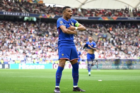Hấp dẫn Đức đại chiến Pháp: Mbappe mở tỷ số, ghi dấu mốc lịch sử