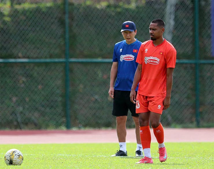 Jason Pendant Quang Vinh hòa nhập nhanh ở ĐT Việt Nam