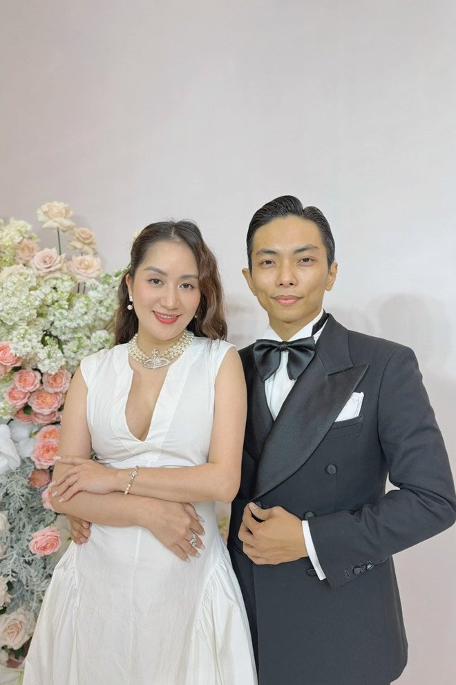 Mối tình lệch tuổi của Khánh Thi - Phan Hiển từ tranh cãi đến hôn nhân viên mãn - 7